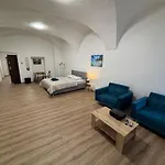 Velky Moderny V Srdci Mesta Apartament *
