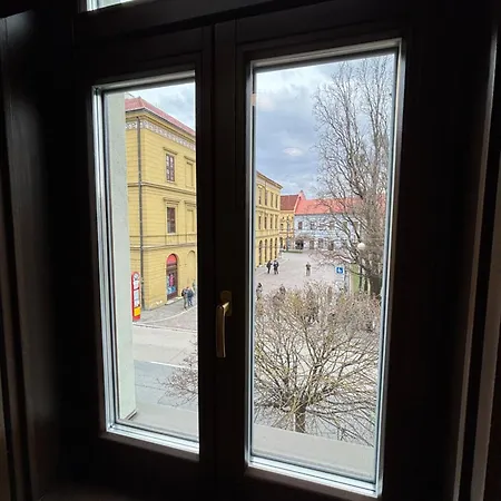 Velky Moderny V Srdci Mesta Apartmán *