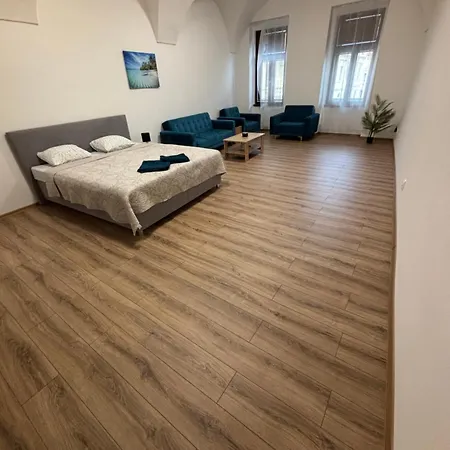 Kino & Netflix V Srdci Mesta Apartmán